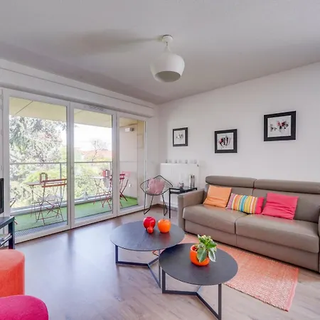 Lägenhet Ravissant Aux Chartrons Avec Parking