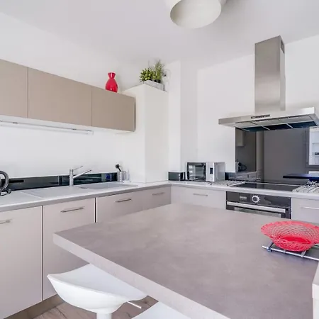 Lägenhet Ravissant Aux Chartrons Avec Parking Bordeaux