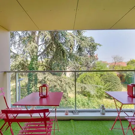 Lägenhet Ravissant Aux Chartrons Avec Parking